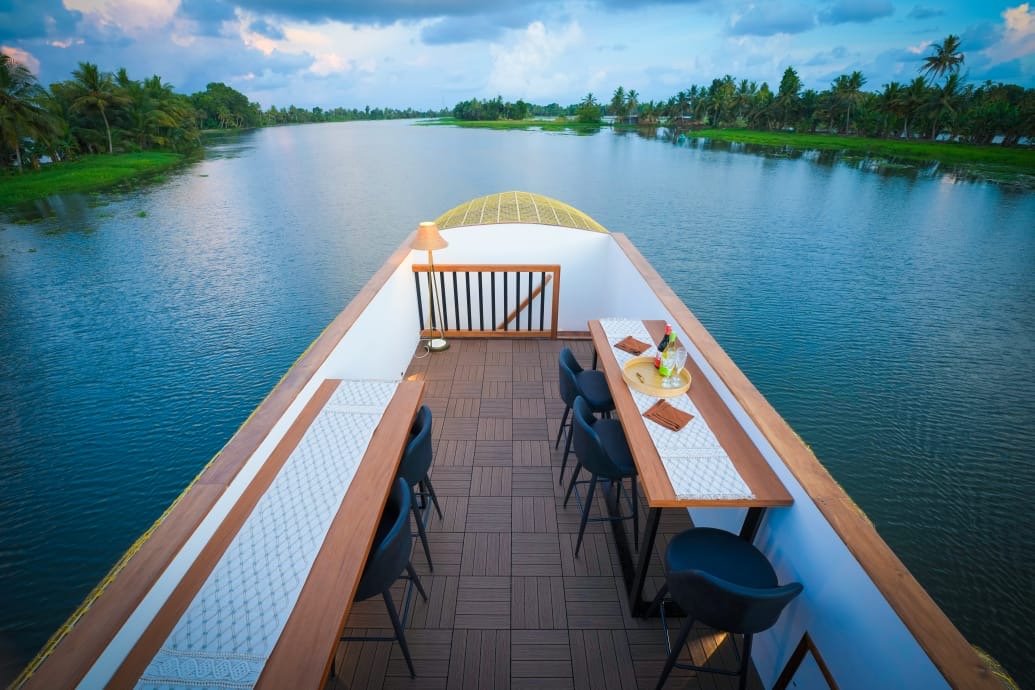 Alleppey houseboat package